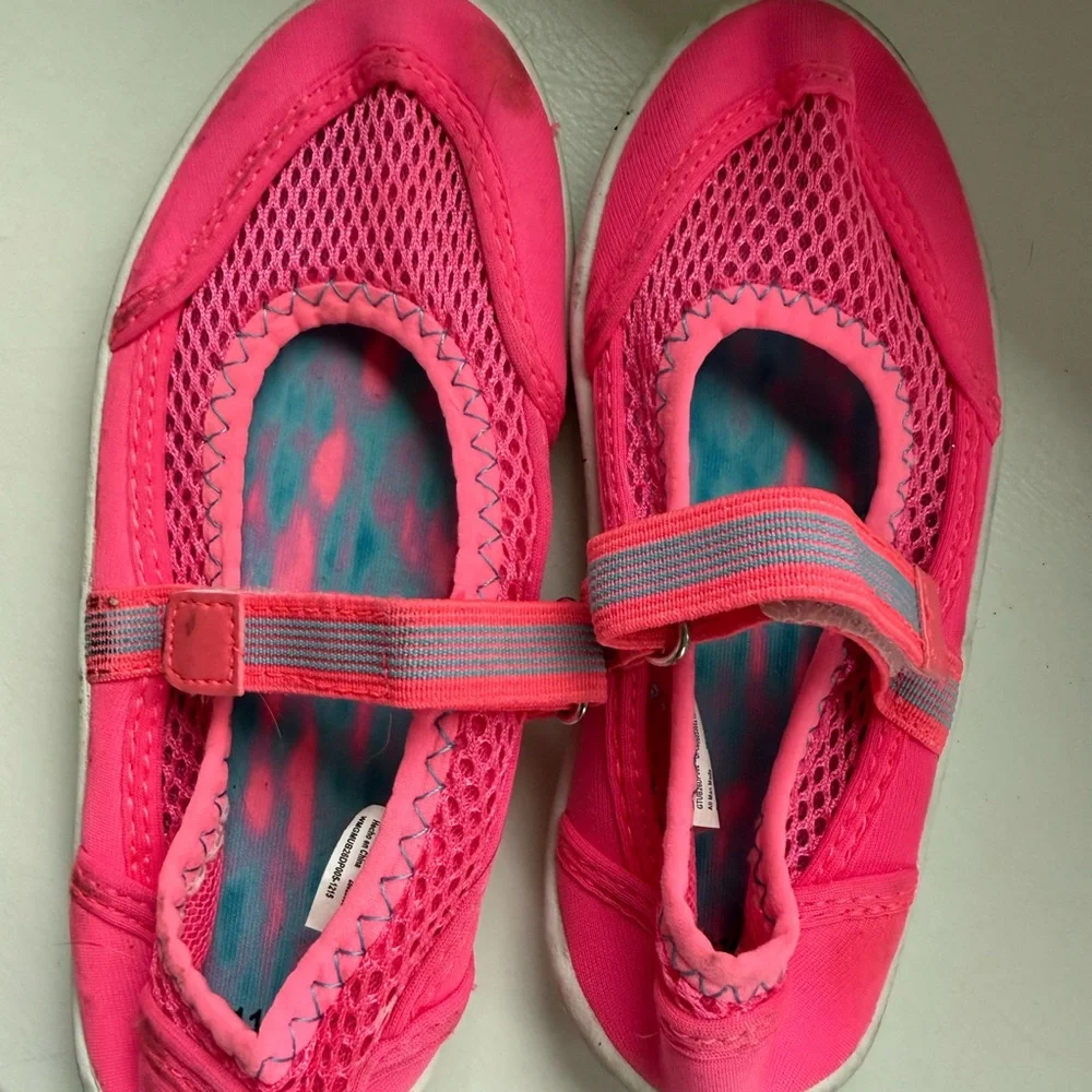 Vibrant Pink Toddler Water Shoes Size 11/12